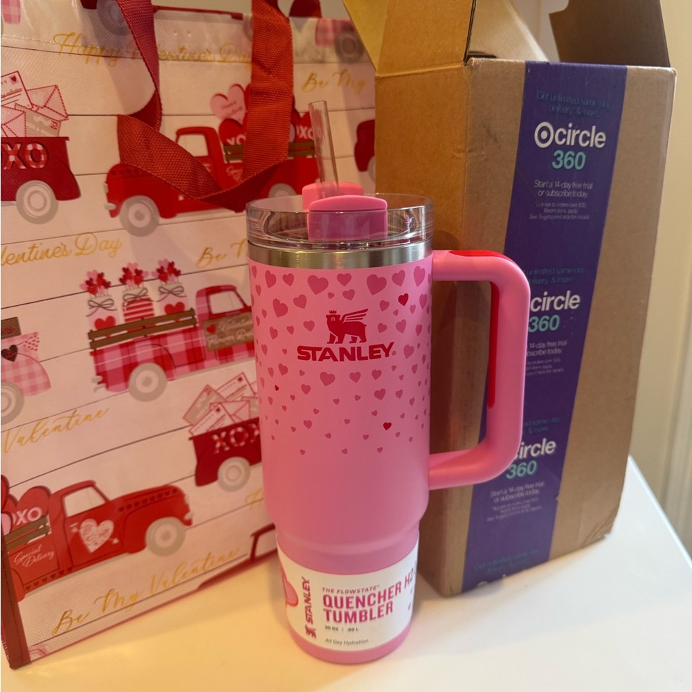 LIMITED ADDITION VALENTINE’S DAY Stanley Pink Quencher H2.0 Tumbler 30oz!!!!
